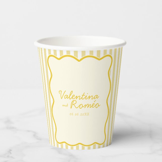 Moderne Buttergelbe Hochzeit Pappbecher (Vorderseite)