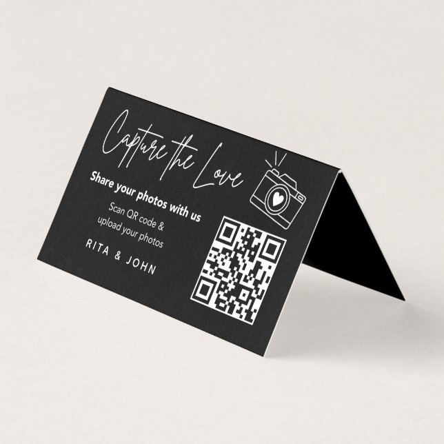 Moderne Chic-Capture-The-Love-QR-Code-Karte gefalt (Vorderseite)