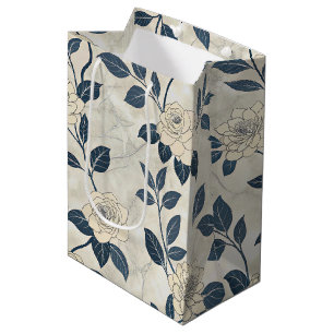Moderne Chinoiserie Elfenbein-Rose Navy Botanisch Mittlere Geschenktüte