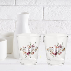 Moderne Collage Foto-Blume geben den Rahmen für be Schnapsglas