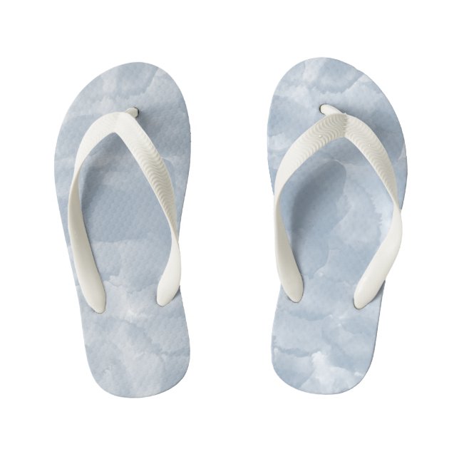 Moderne dunkelblaue Wasserfarben Pinselstriche Kinderbadesandalen (Fußbett)