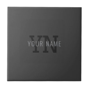 Moderne dunkelgraue monogrammierte Namen (oder and Fliese