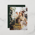 Moderne dunkelgrüne Aquarellbotanische Typografie Folien Feiertagspostkarte<br><div class="desc">Modernes vollblütiges Foto elegante rustikale Aquarellfarben getrocknete botanische florale mutierte Farben Weihnachtskarte. Grün,  Jäger grün,  schwarz,  weiß und braun,  modern auf der Trend-Farbbahn.</div>