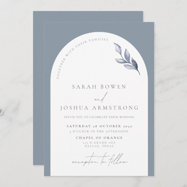 Moderne dusty Blue Arch Botanical Script Wedding Einladung (Vorne/Hinten)
