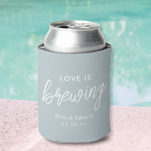 Moderne Dusty Blue Love is Brewing Hochzeitsgunst Dosenkühler