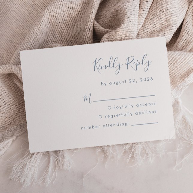 Moderne dusty Blue Script Wedding RSVP Karte (Von Creator hochgeladen)
