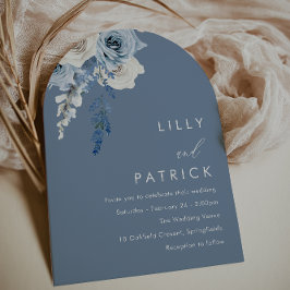 Moderne dusty Blue & White Boho Arch Wedding Einladung