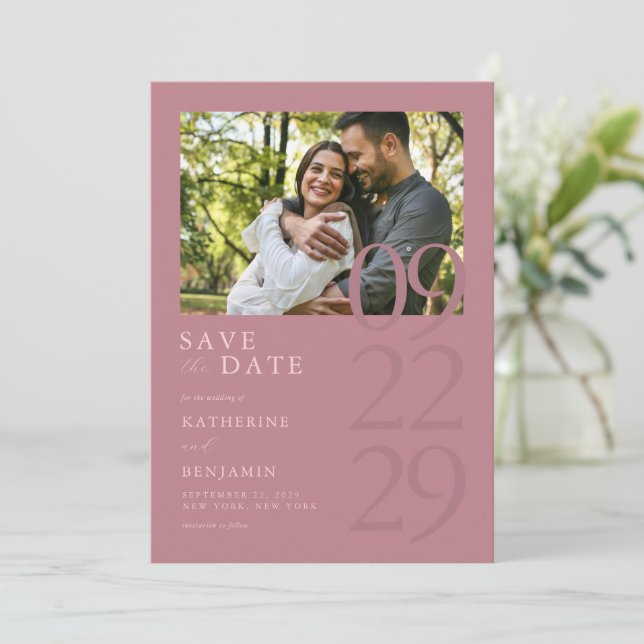 Moderne Dusty Rose Minimalistisches Foto Hochzeit Save The Date (Stehend Vorderseite)