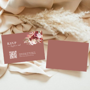 Moderne Dusty Rosewood- und Blush-QR-Code-Hochzeit RSVP Karte