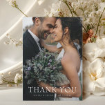 Moderne einfache Foto Hochzeit Danke Karte W Anmer<br><div class="desc">Portrait einfache moderne Hochzeit danke Ihnen Karte mit Notiz.</div>