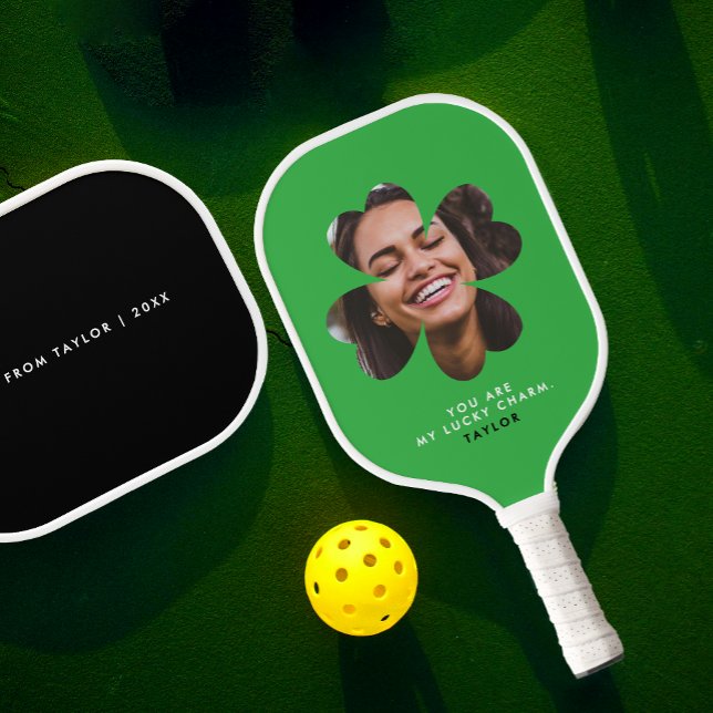 Moderne einfache Lucky-Charm-Liebe Kleber Grünes F Pickleball Schläger (Von Creator hochgeladen)