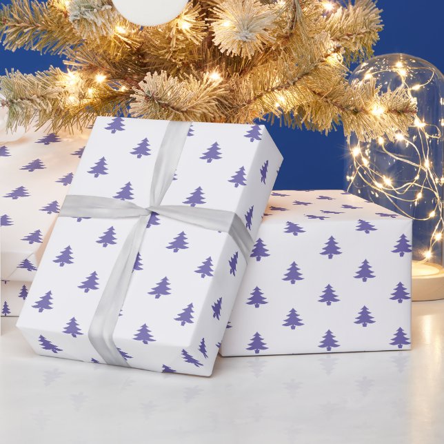 Moderne einfache Weihnachtsbäume Periwinkle Blue Geschenkpapier (Feiertage)