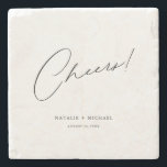 Moderne, einzigartige Personalisierte Hochzeit Steinuntersetzer<br><div class="desc">Suchen Sie eine einzigartige und personalisierte Gastgeschenk Hochzeit, dass Ihre Gäste Liebe? Schauen Sie nicht weiter als diese Chefs Moderne Personalisierte Custom Wedding Stone Untersetzer! Mit einem schlichten, aber stilvollen Design, das das Wort "Cheers" in einem modernen, kalligraphischen Skript-Schriftart enthält, sind diese Untersetzer perfekt für jede Hochzeit, jedes Brautparty oder...</div>