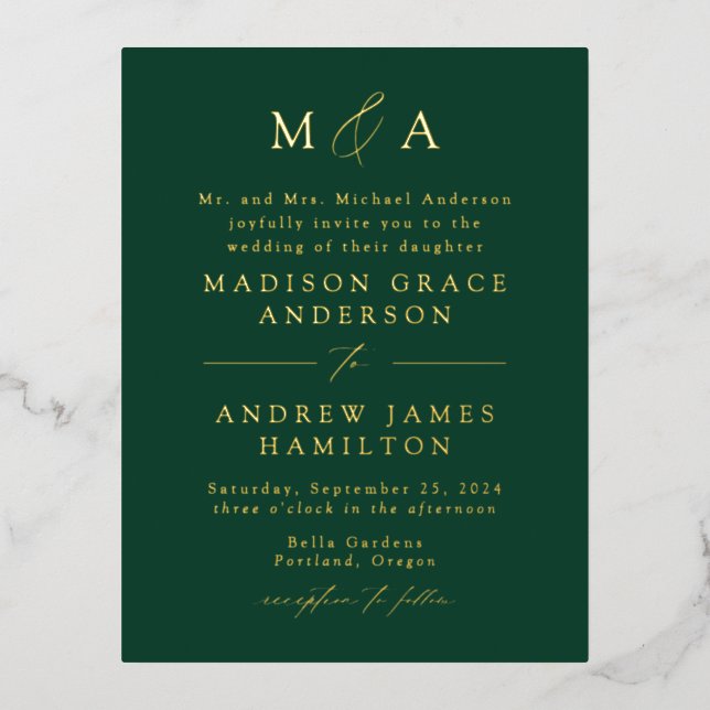 Moderne Elegance Monogram Green and Gold Wedding Folie Einladungspostkarte (Vorderseite)