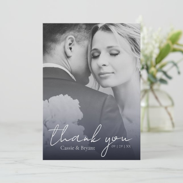 Moderne Elegant Navy Blue Fade Hochzeit Vielen Dan Dankeskarte (Stehend Vorderseite)