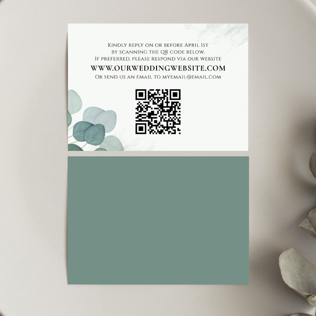 Moderne Elégant Rustique Eucalyptus Verdure RSVP (Eucalyptus leaves QR code custom RSVP card)