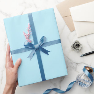 Moderne elegante babyblaue einfarbige Vorlage Gesc Geschenkpapier