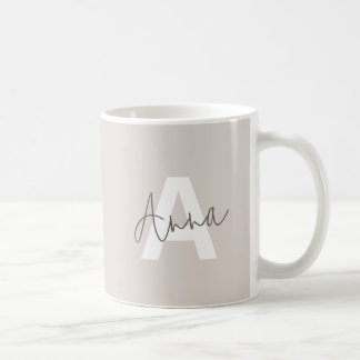 Moderne elegante Beige Monogram Custom Initial Kaffeetasse