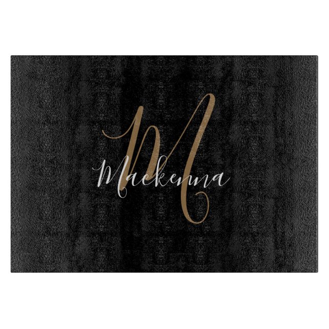 Moderne elegante Black Gold Monogram Script Name Schneidebrett (Vorderseite)
