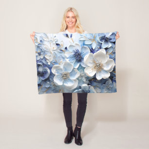 Moderne elegante blaue weiße botanische Blumen Fleecedecke