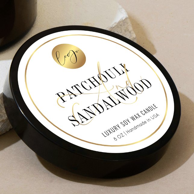 Moderne elegante Gold-Logo-Kerzen-Verpackung Runder Aufkleber (Elegant white and gold round product label, great for candle jars, diffusers or a product box)