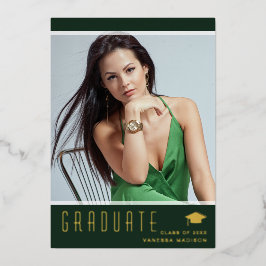 Moderne Elegante Graduate Green Foto Foil Card Folieneinladung
