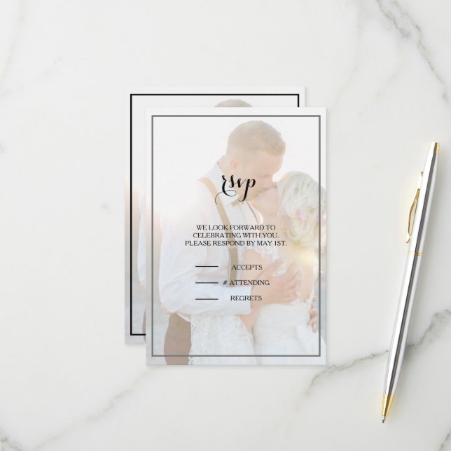 Moderne elegante Imitate Vellum Overlay Foto Rsvp  (Vorderseite/Rückseite Beispiel)