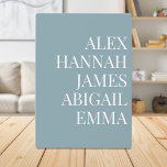 Moderne Elegante Kinder nennen Personalisierte Fam Fotoplatte<br><div class="desc">Erstellen Sie Ihre eigene personalisierte Plakette mit Familiennamen oder Kindernamen in eleganter Typografie auf blauem Hintergrund. Großartige Geschenkidee für Großmutter mit Enkelnamen.</div>