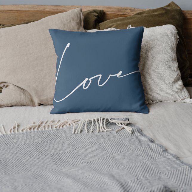 Moderne elegante Liebe Script Typografie Kosmische Kissen (Von Creator hochgeladen)