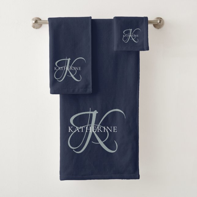 Moderne elegante Monogram Script Navy Blue Badhandtuch Set (Insitu)