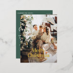 Moderne elegante Salbei-Grüne botanische Typografi Folien Feiertagspostkarte<br><div class="desc">Modernes vollblütiges Foto elegante rustikale Aquarellfarben getrocknete botanische florale mutierte Farben Weihnachtskarte. Grün,  Jäger grün,  schwarz,  weiß und braun,  modern auf der Trend-Farbbahn.</div>