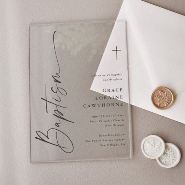 Moderne elegante Schrift-Taufe Acryleinladungen (Modern handwritten script gender neutral baptism invitation.)