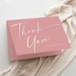 Moderne, elegante Script Baby Dusche Dankeskarte<br><div class="desc">Moderne elegante Script Baby Dusche Danke Karte. Klicken Sie auf die Schaltfläche Personalisieren, um dieses Design mit Ihren Details anzupassen. Um die Hintergrundfarben und Schriftart zu ändern, klicken Sie auf die Schaltfläche Design weiter bearbeiten, um weitere Optionen zu erhalten. Das ist Teil einer größeren Babydusche-Kollektion. Weitere Informationen finden Sie unten....</div>