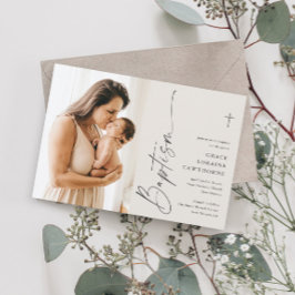 Moderne, elegante Script Elfenbeintaufe Foto Einladung