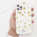 Moderne elegante White Gold Stars Skript mit Namen Case-Mate iPhone Hülle<br><div class="desc">Dieses elegante und dennoch moderne Handy bietet einen weißen Hintergrund mit goldenen Sternen und Ihren Namen in einem modernen Drehbuch. Das ist der perfekte Fall für jeden, der ein modernes Design will, das sich herausstellt. Fügen Sie Ihren Namen hinzu, um dieses Design anzupassen. Es ist auch ein wunderschönes Geburtstag- oder...</div>
