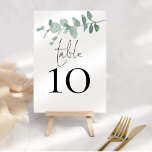 Moderne Eukalyptus-Syndrom Tischnummer<br><div class="desc">Der moderne Eukalyptus Script Wedding Table ist ein Set in einem handgeschriebenen Skript und Ihre Tischnummer darunter mit elegantem Aquarellgrün. Personalisieren Sie die Nummer einfach. Das gleiche Design ist auf der anderen Seite und wird gleichzeitig aktualisiert,  wenn Sie Ihre Änderung an der Zahl.</div>