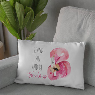Moderne exotische Flamingos stehen hoch und seien Dekokissen