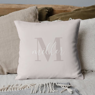 Moderne Familiennamens-Monogramm in Rosa Kissen