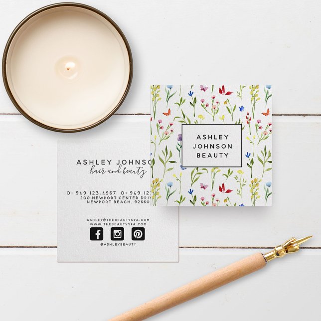 Moderne, farbenfrohe Blume Muster Feminine Quadratische Visitenkarte (Von Creator hochgeladen)