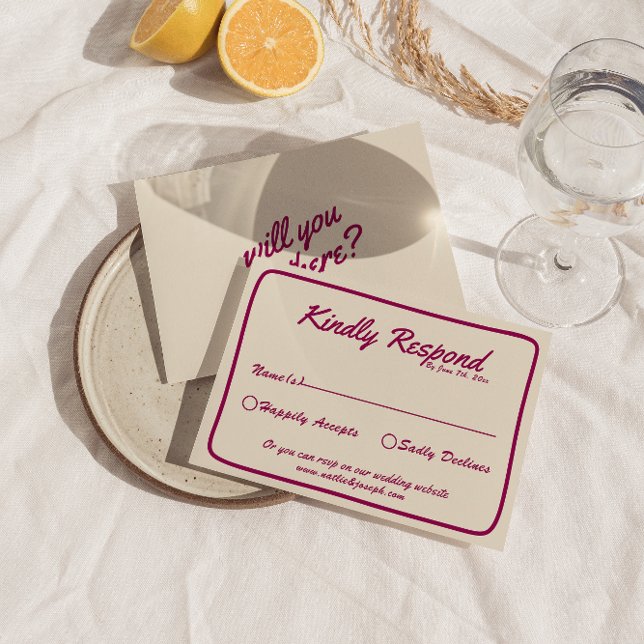Moderne, farbenfrohe Retro Fun Whimsical Wedding RSVP Karte (Von Creator hochgeladen)