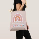 Moderne farbenfrohe Typografie-Regenbogenlehrerin  Tasche<br><div class="desc">Moderne farbenfrohe Typografie Regenbogenlehrer Geschenktüte.</div>