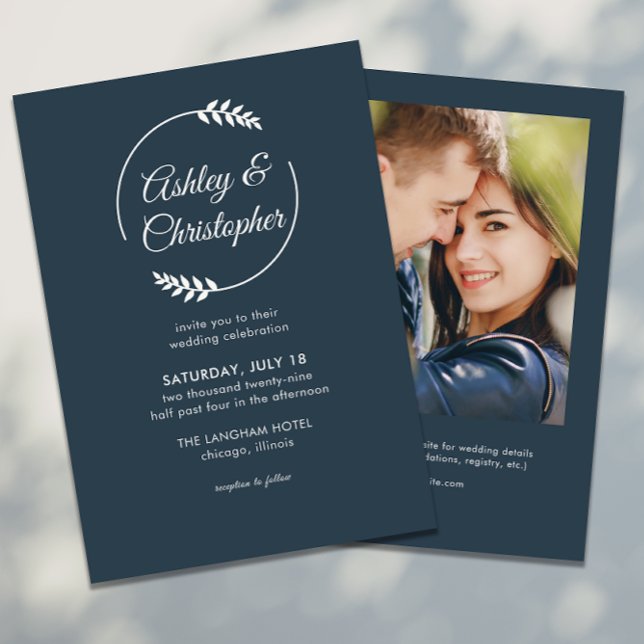 Moderne Foliage Frame Indigo Blue Foto Wedding Einladung (Von Creator hochgeladen)