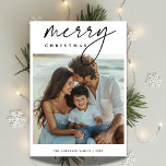 Moderne Foto Beach Weihnachtskarte Feiertagskarte<br><div class="desc">Genießen Sie den Urlaubssinn mit dieser charmanten Foto Strandkarte. Mit einem modernen Design und einem einfachen Drehbuch präsentiert es die Freude Ihrer Familie vor einem küstennahen Hintergrund. Diese Karte ist perfekt für den Empfang von Weihnachtswünschen,  sie erfasst das Wesen der Liebe und des Zusammenlebens während der Festsaison.</div>