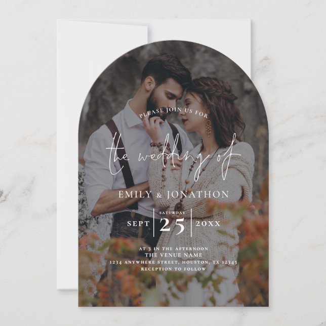 Moderne Foto Dark Overlay Script Arch Wedding Einladung (Vorderseite)