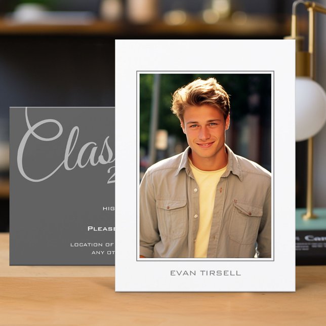 Moderne Foto Frame Graduation Party Einladung (Graduation Invitation - Classic)