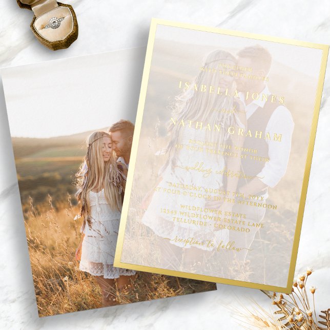Moderne Foto-Goldhochzeit Folieneinladung (Modern Minimalist Photo Gold Wedding Foil Invitation by Painted Paperie
)
