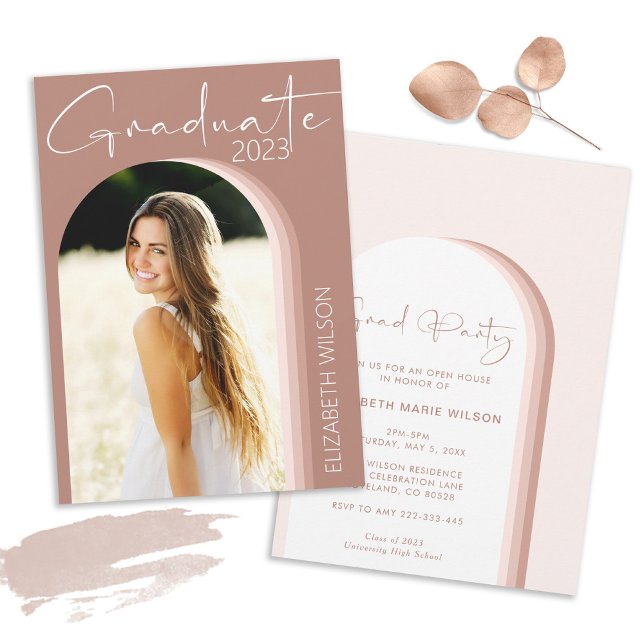 Moderne Foto Pink Graduation Party Einladung (Von Creator hochgeladen)