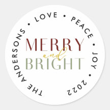 Moderne frohe und helle Weihnachtsfamilie