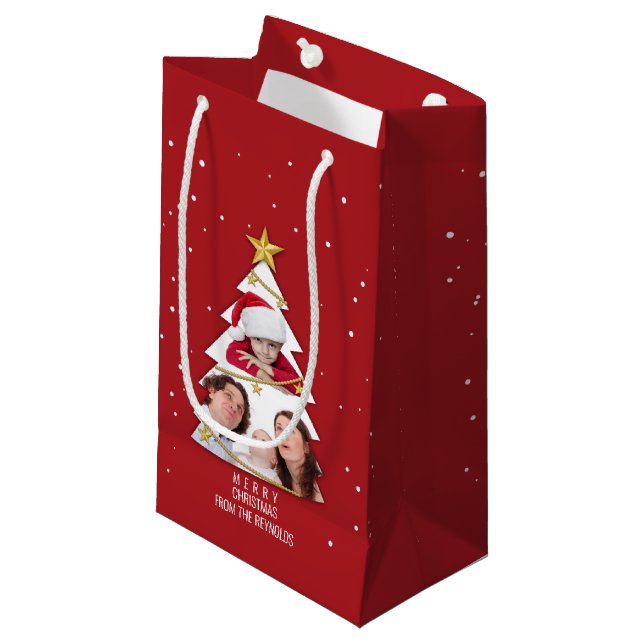 Moderne frohe Weihnachtsbaume Foto Collage Rot Kleine Geschenktüte (Vorderseite Schrägansicht)