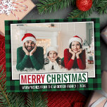 Moderne frohe Weihnachtsfamilie Foto Grün Kariert Postkarte<br><div class="desc">Moderne frohe Weihnachtsfamilie Foto Grün und Rot Urlaub Postcard - Rustikales Grün Kariert</div>